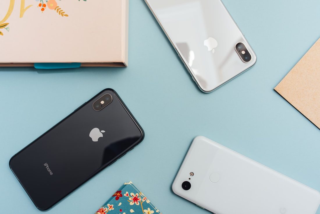 v8娱乐 APP 赛程与阵容界面示意